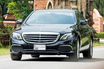 Luxury Limousine Transfer from Bangkok to Hua Hin