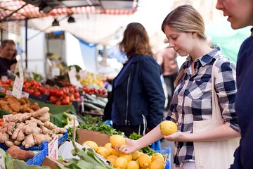 Name your recipe: food market tour and workshop with a Cesarina at Lake Como
