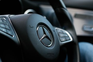 Transfer from Gdańsk Airport to the Hotel in Gdańsk (4-6) pax and (7-8) pax