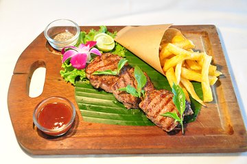 Enjoy Canape at Banana Leaf with Live Music - Bar