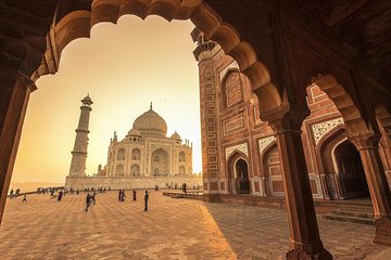 TAJ MAHAL AND AGRA FORT same day tour Delhi to Agra by private car