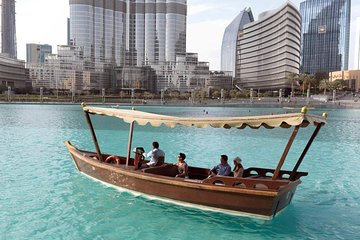 Dubai: Fountain Show and Burj Lake Ride by Traditional Boat