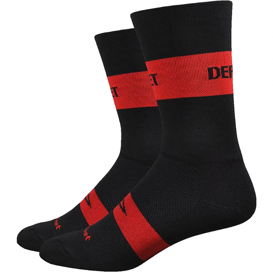 Defeet Aireator Team Classic Socks - S/M} - BLACK-RED
