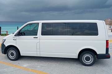 Cancun Airport to Hotel Zone Roundtrip Private Transfer