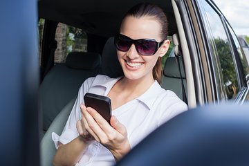 LGA - LaGaurdia Executive Class One Way Airport Sedan/SUV/Van Car Service